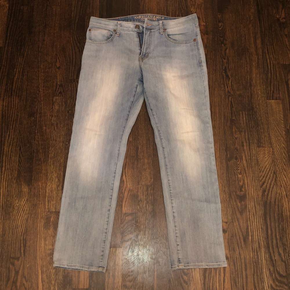 American Eagle Light Wash Jeans